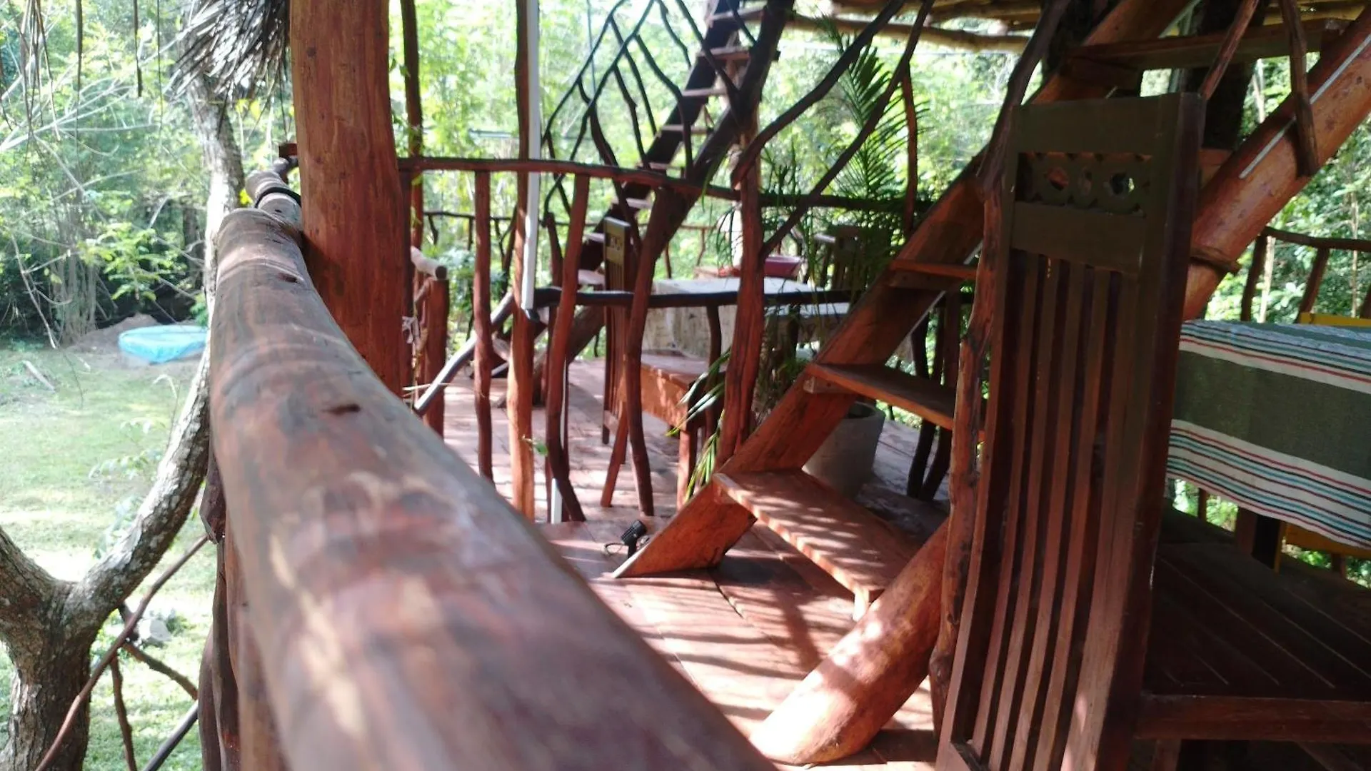 Atha Tree House Villa Habarana Hytte